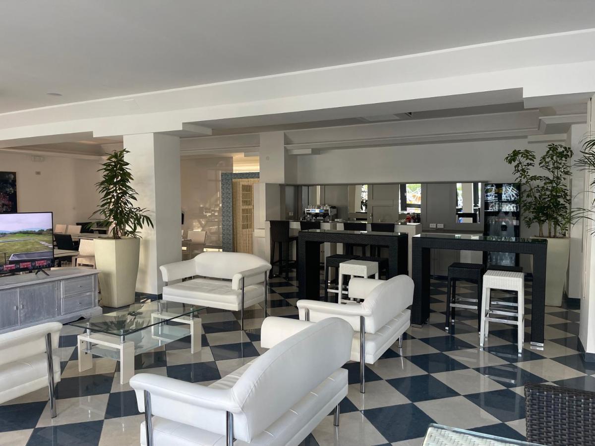 Hotel Athena Линьяно-Саббьядоро Экстерьер фото